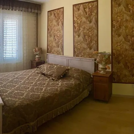 別荘 Town House En Del Duque Jardines 37 アデヘ